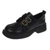 Sapatos JK de Couro Preto Estilo Britânico Feminino Nova Moda de Verão Versátil com Saias Estudantes Sola Grossa Aumentadores de Altura Mocassins