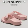 Acessório de desenho animado chinelos de cinco dedos para mulheres, novo verão interno antiderrapante respirável externo slip-on chinelos de garra
