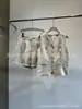 Traje de Chaleco de Lino Dorado para Mujer Primavera y Verano 2025 Nuevo Conjunto de Tres Piezas de Pantalones Cortos y Pantalones a la Moda