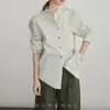 Shanyu Muma Nova Coleção Primavera 2025: Camisa Feminina de Algodão Pima Verde com Linho Francês, Acabamento Encolhido em Sal e Gola Alta Listrada