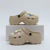 Zuecos de verano de moda para exteriores para enfermeras, lindos y cómodos, adecuados para usar al aire libre, de suela plana, sin cordones, ligeros, antideslizantes para uso en el baño en verano