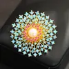 Broche Brilhante Azul Galáxia Óxido de Turquesa Sintético Broche Geométrico de Pérola de Água Doce High-End Light Luxury Banhado a Ouro