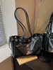 2026 Bolso de Cubo de Mano de Moda Vintage Nuevo, Bolso de Hombro Único de Gran Capacidad Punk para Motociclista, Bolso de Mano tipo Tote con Remaches para Viajes Diarios