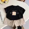 Conjunto de roupas de verão para meninos e meninas, novo conjunto estiloso e moderno de duas peças com manga curta e shorts para crianças