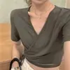 Camiseta para Mulheres com Design Estiloso, Corte Slim, Gola V, Justa ao Corpo, Top Sexy Preto de Manga Curta com Amarração, Novo Modelo Verão 2026