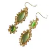 Brincos franceses vintage geométricos minimalistas e estilosos cravejados de diamantes com um elegante estilo de meados do século, ganchos de orelha versáteis com franjas