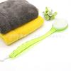 Venta al por mayor de fábrica cepillo de baño de plástico con mango largo cepillo de baño mango largo curvo masaje de baño golpea espalda frota espalda