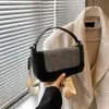 Bolso de Hombro Retro Estilo Hong Kong para Mujer Otoño e Invierno, Moderno y Texturizado, Nuevo Bolso de Hombro Vintage Elegante de Moda 2025 para Mujer