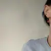 Pendientes de Aro de Bola Coloridos Estilo Vintage Hong Kong 2025 Nuevos Populares para Mujer Moda Nicho Versátiles Pendientes Clip-On de Bobina de Mosquito