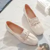 Zapatos versátiles de cuero suave para mujer, nuevo estilo primavera y otoño 2026, mocasines de tacón grueso tipo slip-on de hada suave para mujer