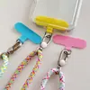 Colgante de teléfono de pompón de hilo de color dopamina de moda, llavero elegante y simple, accesorio para bolso, diseño creativo