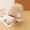 Chapéu de Lã com Etiqueta de Coelho Outono/Inverno Coreano para Mulheres Aveludado Espesso Quente Moda Chapéu de Tricô Chapéu para Frio Atacado