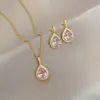 Brincos Novos Estilo Gota d'Água, Brincos de Luxo Leve de Alta Qualidade, Brincos Elegantes com Temperamento Retro da Moda, Conjunto de Duas Peças de Brincos e Colar