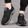 Sapatos Masculinos São Respiráveis, de Malha, Confortáveis e Leves, Novo Estilo Fly-Woven Antiderrapante com Solado Macio, Sapatos Esportivos Casuais e Versáteis para Homens, Sapatos para Caminhada