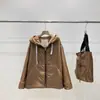 Otoño e Invierno Nuevo Acolchado con Capucha Ligero Cálido Versión Holgada Fino Chaqueta de Plumas de Camello para Mujer 665