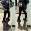 Primer Encuentro Ji Gray Botas de Nieve de Suela Gruesa Temporada 2026 Estilo Nuevo Uso Bidireccional Zapatos de Algodón Engrosados con Felpa Botas Largas Peludas