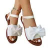 Sandálias Planas Plus Size Femininas Verão 2025 Novas Moda de Comércio Exterior Laço Mocassim Casual Sandálias de Praia Femininas