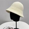 Chapéu Bacia de Tricô Imitação de Caxemira Novo de Inverno Estilo Coreano Simples para Mulheres com Listras Caneladas Quente Chapéu de Pescador Artístico Feminino Tendência