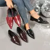 Sapatos Femininos de Bico Fino, Slip-On de Duas Vias, Salto Baixo, Novo Outono 2025, Tamanho Grande, Salto Bloco, Retro, Profissionais para Exportação