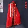 Interpretación de Ópera Tradicional con Vestuarios Bordados Completamente Dorados de Ópera Cantonesa para Hombres y Mujeres, Incluyendo la Capa de She Taijun con Adorno