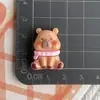 Accesorios de resina de animal capibara marrón anillo de natación tarjeta de biberón pinza para el pelo funda de teléfono móvil llavero agujero accesorios para zapatos