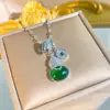 Novo Estilo Chinês Imitação de Calcedônia Verde Pequeno Colar de Tassel de Abóbora Pequena em Aço Titânio para Mulheres Incrustado com Zircônia de Diamante Completo Corrente de Clavícula de Luxo