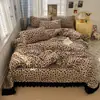 2026 Novo Jogo de Cama de Veludo Leiteiro Conjunto de Quatro Peças, Jogo de Cama com Renda Estilo Hepburn Francês Estampado Espessado Conjunto de Quatro Peças