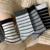 Meias Grossas de Inverno Femininas, Meias Modernas com Listras de Renda em Blocos de Cor Quente, Meias de Cano Médio, Meias Femininas, Meias Largas, Meias Longas Femininas