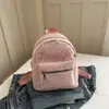 Mochila de moda con estampado de letras para estudiantes universitarios, Nueva mochila escolar de lona de gran capacidad para mujer, Otoño 2026