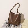 Bolsa Saco de Outono e Inverno Bolsa de Ombro para Mulheres Couro PU Moda para o Trabalho High-End Cor Sólida Bolsa Tote Simples Grande Capacidade Bolsa Feminina
