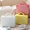 Estuche de maquillaje ultraligero de 14 pulgadas para mujer, mini, lindo, caja de almacenamiento, caja pequeña, equipaje de mano portátil, venta al por mayor de souvenirs
