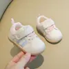 Zapatos de lona para bebé Primavera y Otoño Nuevos Zapatos Casuales Zapatos para caminar de suela suave para bebé Zapatos para niños pequeños Niñas Zapatos Deportivos Niños Zapatos de Entrenamiento Alemanes para Niños