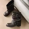 Botas vaqueras versátiles de estilo británico vintage, nueva colección otoño 2026, botas de moda de tacón grueso hasta la pantorrilla con pliegues y tacón apilado