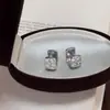 Aretes Cuadrados de Diamante Completo Plateados para Mujer 2026, Aretes Súper Elegantes con un Toque de Lujo, Accesorios para Orejas de Lujo Ligero para Rostros Cuadrados y Redondos