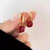 Pendientes rojos de otoño e invierno adecuados para el Año Nuevo Chino pendientes cuadrados pequeños para mujer diseño de minoría de alta gama dos pendientes