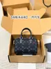 Bolsa de travesseiro para menina modelo novo 2026, fofa e doce, bolsa quadrada pequena de nicho, luxo leve, design de zíper duplo, estampa fofa e divertida