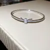 Pulseira com Fecho Redondo de Zircônia Cúbica Estilo Europeu e Americano, Pulseira de Moda Simples e Elegante, Joia Vintage de Luxo Leve de Alta Qualidade para Mulheres