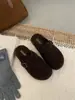Pantuflas peludas para mujer, de suela gruesa, forradas de polar, puntera cerrada, tipo slip-on, para uso en exteriores, nuevo estilo de moda 2026 para otoño e invierno, Boken
