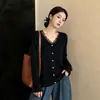 Blusa de tricô feminina outono plus size com design de retalhos de renda, modelagem que afina, solta e rejuvenescedora