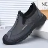 Zapatos Nuevos de Algodón para Hombre Invierno Más Terciopelo Cálido Suela Suave Botas de Nieve Acolchadas de Media Caña Zapatos Deportivos de Algodón para Hombre Venta al por Mayor