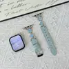 Adecuado para Apple Iwatchs12S10S9Ultra87Se Reloj de Cuero con Pulsera de Trébol de Cuatro Hojas Chapada en Oro