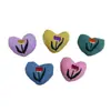 Nuevo Broche de Corazón Relleno de Algodón con Flor de Tulipán Bordada Lindo Estilo Dibujo Animado, Accesorios para Ropa, Zapatos y Calcetines, Suministro Directo del Fabricante