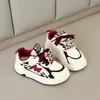 Tênis Desenho Animado Fofo para Meninas 2026 Outono Novo Sapatos Brancos de Solado Grosso com Superfície de Couro, Respiráveis, Versáteis e Confortáveis Sapatos Esportivos
