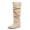 Botas Altas de Gamuza Retro Plisadas con Punta Puntiaguda Otoño 2026 Nuevas Talla Grande de Poner Botas de Tacón Cuña Apilado para Mujer