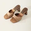 Sandalias de tacón alto francesas minimalistas, a la moda y versátiles para mujer, adecuadas para usar al aire libre en verano, tacón grueso de gamuza retro, cómodas de llevar, estilo fácil de poner