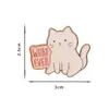 Broche de Gatinho Rosa Desenho Animado Fofo com Slogan em Inglês What Ever Insígnia de Animal Gato Branco Acessório
