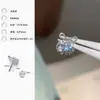 Arete de Zirconia con Forma de Concha Estrella de Cinco Puntas Brillante Acero de Titanio 316L Arete Dulce Fresco Araña de Gama Alta