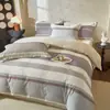 Juego de cuatro piezas de ropa de cama para dormitorio de tela cepillada ecológica 100% algodón con estampado de estilo pastoral, funda de edredón 100% algodón, juego de tres piezas de alta estética para dormitorio