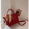 Nuevo Bolso Rojo de Boda de Alta Gama para Mujer 2024 Nueva Moda Nicho Portátil Bolso Cruzado Cesta de Verduras Bolso Balde