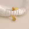 Brincos de Argola Dourados com Textura Floral para Mulheres, Elegantes e Estilosos, Não Desbotam, Argolas de Luxo Leve 18K de Nicho